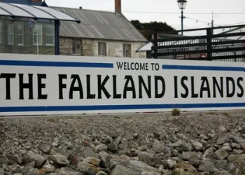Polémica: Reino Unido relanzó un concurso para llevar estudiantes argentinos a las Islas Malvinas