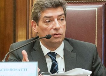 El presidente de la Corte definió que si una dolarización elimina el peso «es inconstitucional»