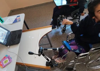 Alumnos mendocinos crearon dispositivos para que chicos con discapacidad logren autonomía