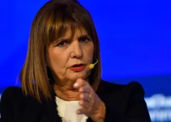 Bullrich consideró que «no fueron convenientes» los guiños de Macri a Milei