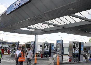 Cómo es la estrategia armada con las petroleras para importar combustible lo antes posible