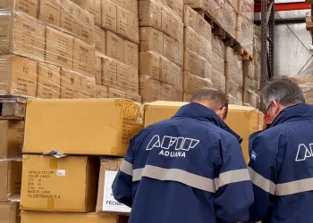 Denuncian a una empresa mendocina por subfacturar exportaciones de muebles a Chile