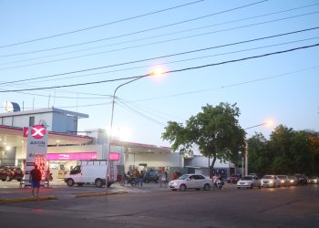 Transporte: aumentó el GNC en Mendoza y además ya se percibe con largas filas de autos el desabastecimiento de los combustibles