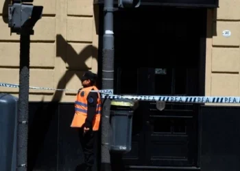 Detienen a un hombre por las amenazas de bomba en las embajadas de Israel y Estados Unidos