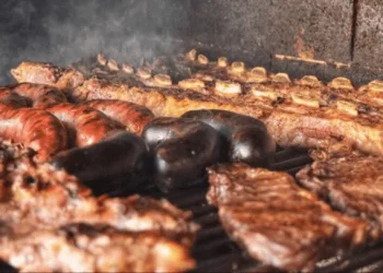 Día Nacional del Asado: cómo hacer una parrillada completa y gastar solo $1800 por persona