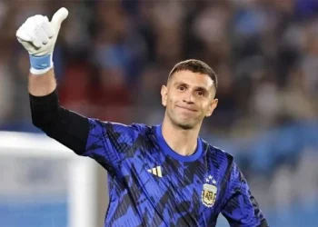 Dibu Martínez se convirtió en el arquero de la Selección con la valla invicta más prolongada