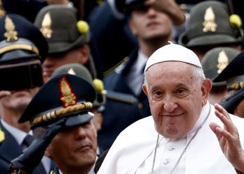 El Papa ordenó reabrir el caso de un destacado sacerdote acusado de abusos