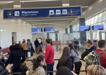 Evacuaron pasajeros por una falsa amenaza de bomba en Aeroparque