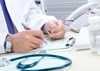 Siguen las malas noticias: los coseguros que cobran los médicos podrían aumentar entre un 25 y 30% en noviembre