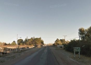 Manejaba totalmente borracho y terminó en una acequia