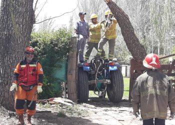 Continúan los operativos municipales en medio del fuerte viento