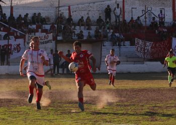 Fútbol: por el viento Zonda se suspendieron las actividades para el fin de semana