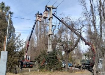 Electrotecnia del Municipio trabaja en los distintos sectores: “Es muy difícil determinar el tiempo que llevará normalizar todo el servicio”