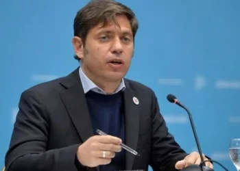 Kicillof: «Proponer cargos por televisión a otros partidos habla de lo amateur que es Milei