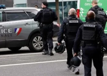 La policía francesa baleó a una mujer que amenazó con inmolarse a bordo de un tren