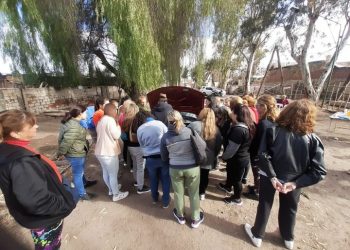La piloto Lucía Segura brindó otra charla sobre “Seguridad del Automotor” dedicada especialmente a mujeres