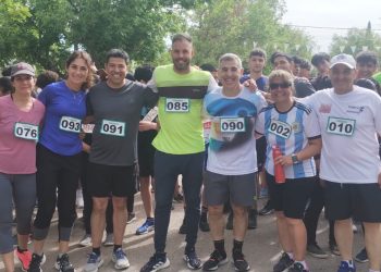 Se realizó una maratón bajo el slogan “Que las estrellas brillen en el cielo y no pintadas en el asfalto”