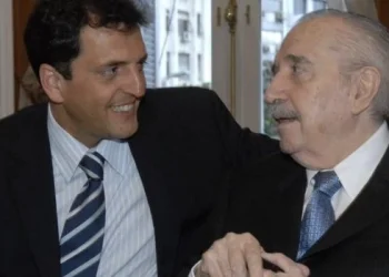 Massa recordó a Alfonsín y suma guiños al radicalismo