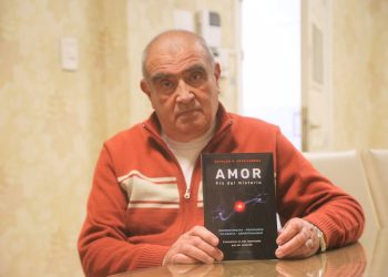 El escritor Osvaldo Petricorena presentó el libro “Amor, fin del misterio”