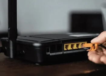 Pagaba una fortuna de internet, pero el Wifi no le andaba nunca: así descubrió como la estaban estafando