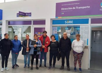 Vecinos visitaron las oficinas de Vías y Medios de Transporte para reclamar por un semáforo en San Martín y Emilio Mitre