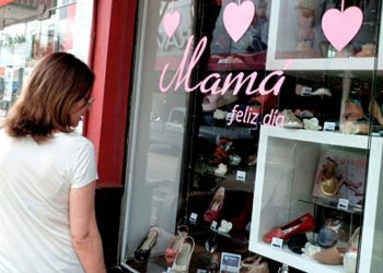 Consecuencias de la inflación: caída del 3,2 % en las ventas minoristas durante el Día de la Madre