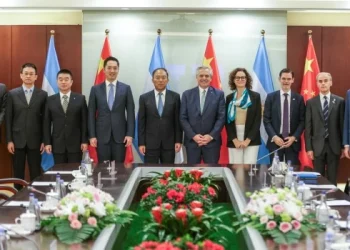 Alberto Fernández se reunió con empresarios y el alcalde de Shanghái en su visita a China