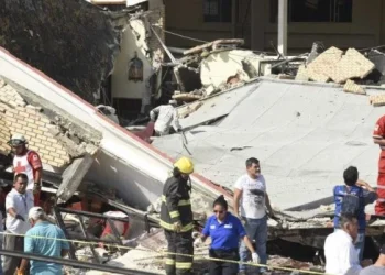 Siete personas murieron al derrumbarse el techo de una iglesia en plena misa, en México