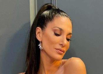 «Tengo página de pies»: Silvina Escudero se sumó a la venta de contenido erótico y dio una muestra en vivo