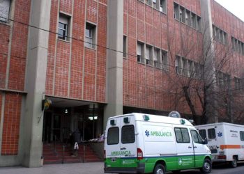 Tragedia en Mar del Plata: un portón se desprendió y aplastó a un bebé de 6 meses