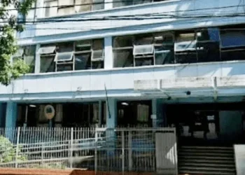 Un adolescente hizo 20 llamadas de amenazas de bomba a su escuela, ahora sus papás fueron condenados