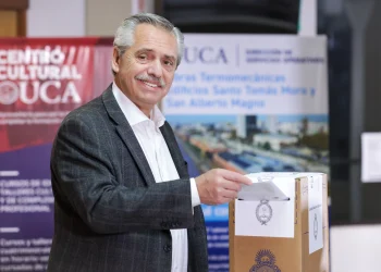 Votó Alberto Fernández: «Después del 10 de diciembre seguiré como un ciudadano más»