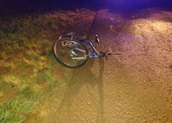 Otra fatalidad en Argentina:  iba en bicicleta, se quedó sin frenos, cayó a una cuneta y murió