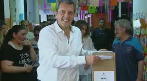 Votó Sergio Massa: «4 o 5 minutos dentro del cuarto oscuro representan los próximos cuatro años de la Argentina»