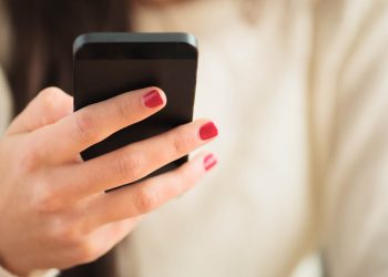 Alertó que la querían estafar por WhatsApp, pero la charla dio un inesperado giro: “Me enamoré”