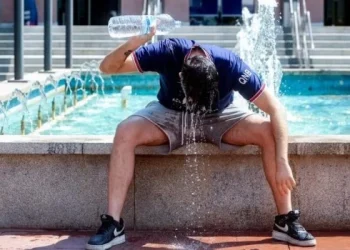 ​Cierran escuelas en las islas Canarias por una inusual ola de calor