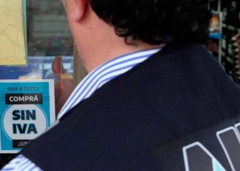 Atención: AFIP desmintió el reintegro del IVA en extracciones de dinero en líneas de cajas