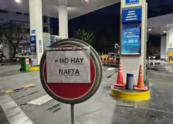 El Gobierno busca normalizar el abastecimiento de nafta en las próximas horas, pero se demorará en el interior
