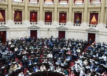 La oposición reclama que el Gobierno traslade el feriado del 20 de noviembre para reducir el ausentismo en el balotaje