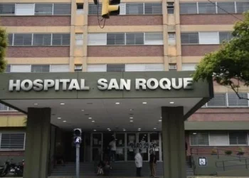 ​Hallan a una mujer asesinada en Villa Dolores y detienen a su su pareja con un herida en el cuello