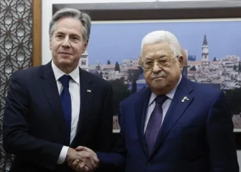 Abbas dice a Blinken que la paz con Israel sólo se alcanzará con un Estado palestino