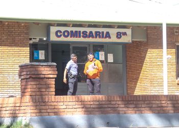 Detienen a 5 personas con un arma de fuego