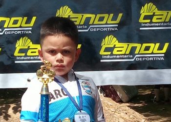 El pequeño de 4 años Santiago Chávez participó del Campeonato Nacional de Ciclismo