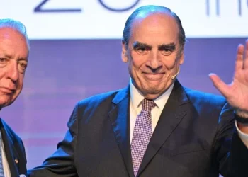 Francos les prometió a los empresarios que no habrá un industricidio