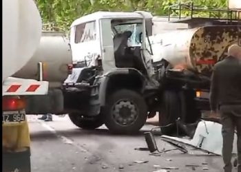 Choque de camiones en ruta 143 casi El Toledano