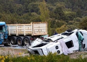 La tragedia de los Siete Lagos: Murió el chofer de la combi y son siete los fallecidos por el choque contra un camión en la Ruta 40 