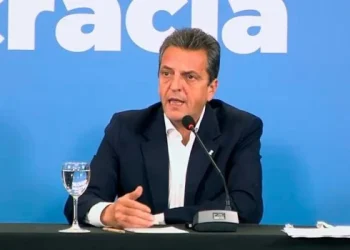 «Queremos encarar una nueva etapa en transparencia y ética de la política», aseguró Massa