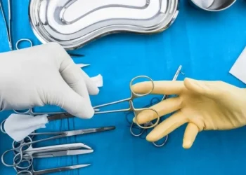 Salud: la falta de insumos sigue causando dolor de cabeza en el sector privado