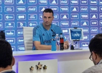Scaloni confirmó a Messi como titular contra Uruguay y expresó su alegría por enfrentar a Bielsa