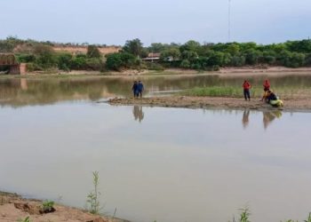 Otra tragedia en el país: Se tiró al río, logró rescatar a su hijo de 8 años y murió ahogado